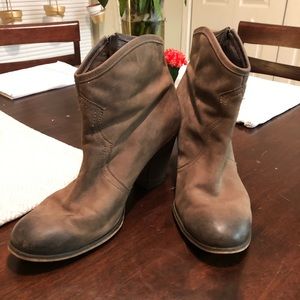 🌵Aldo western style booties, like new condition